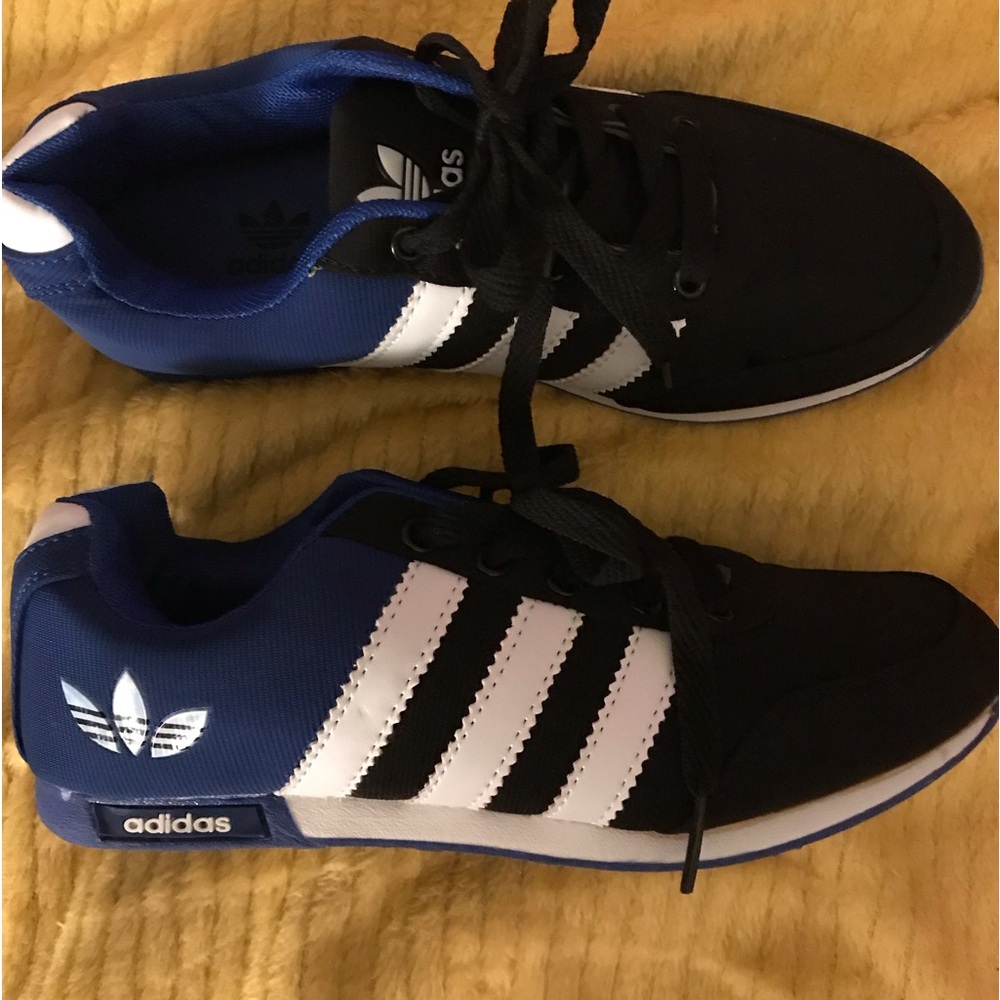 Adidas womans sneakers